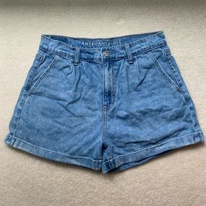 American Eagle Mom Short